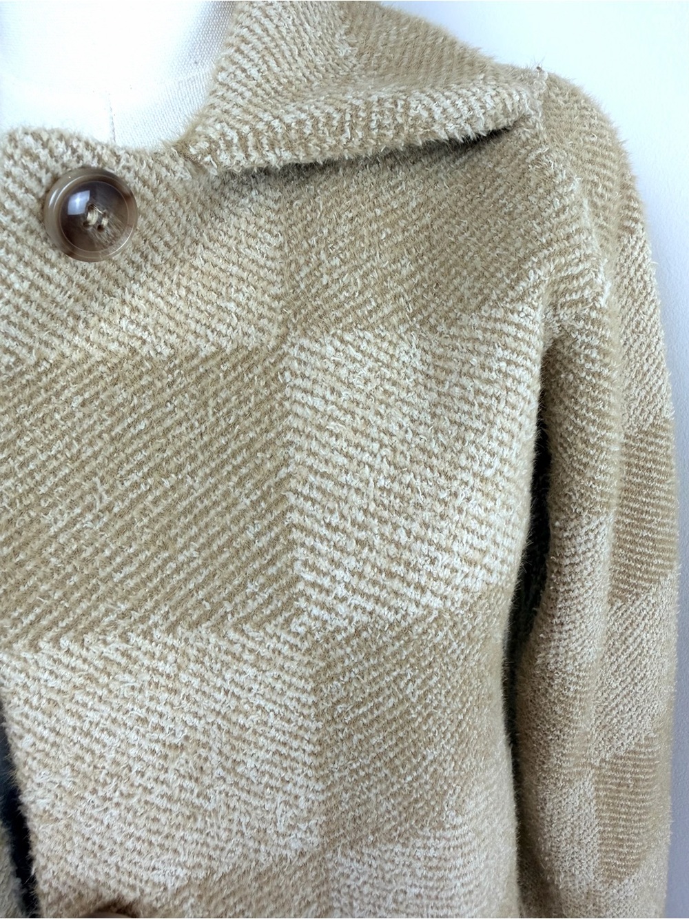 Lysse Sweater Coat Cream Neutral Plaid NWT XXS/XS Salma Nutshell Plaid Shacket - Picture 9 of 13